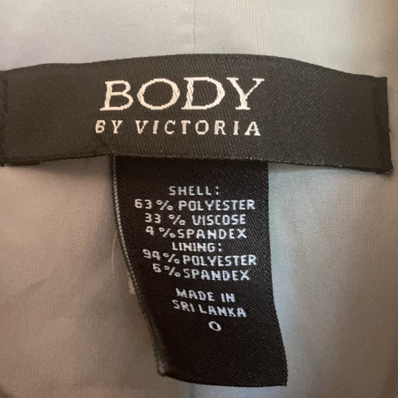 Body by Victoria Gray 3 Button Blazer - Picture 3 of 3